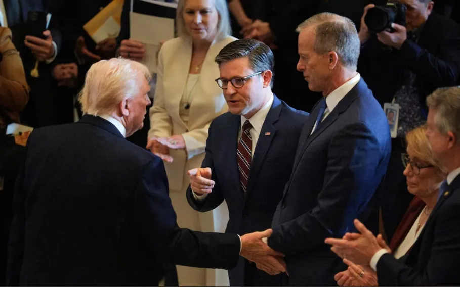 Trump Ally Preparing Senate Run Against Murkowski: Report