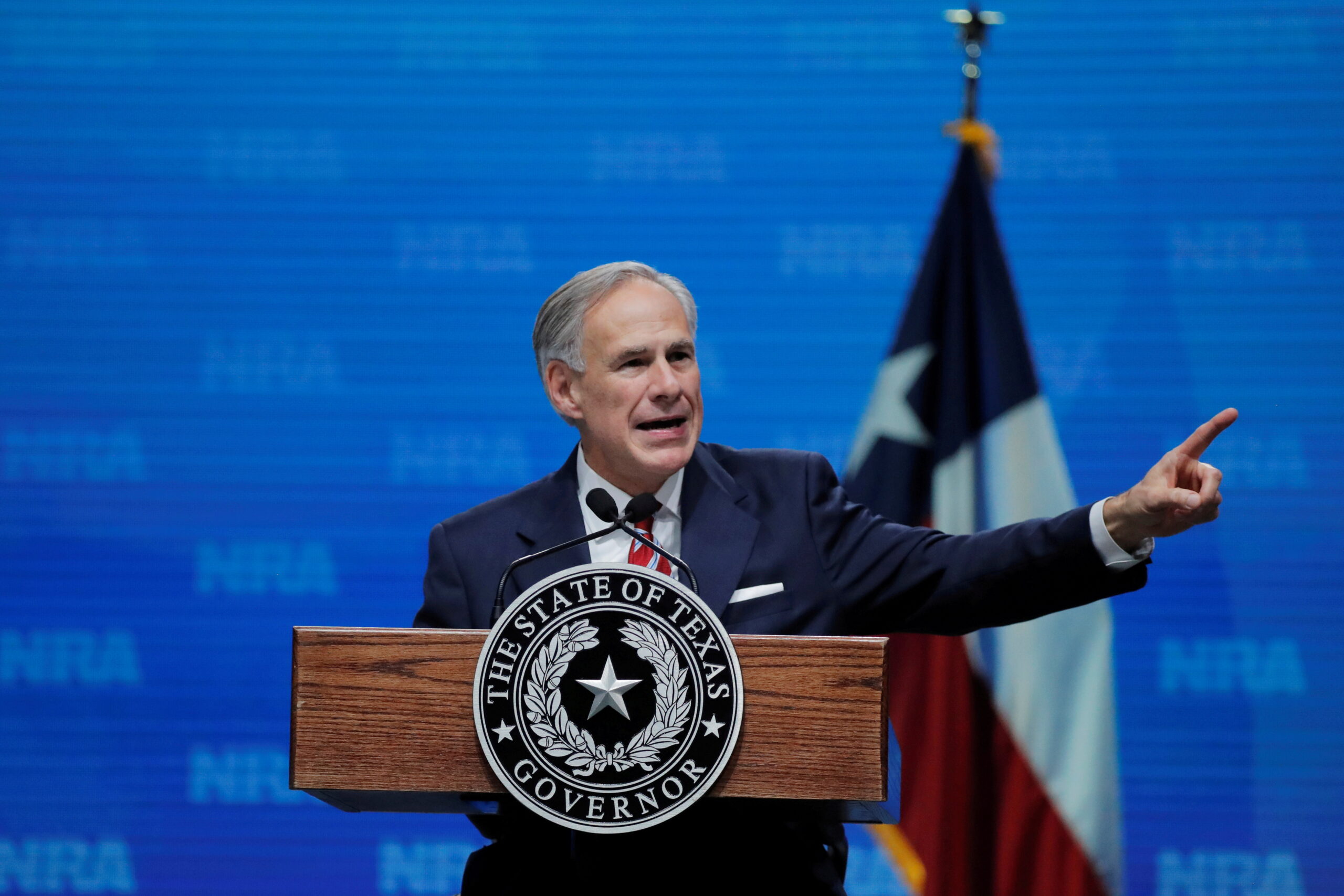 BREAKING: Texas Governor Greg Abbott Announces a 100% Tariff on People Fleeing NYC…